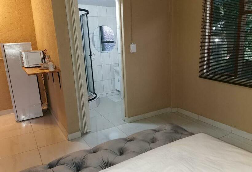 פנסיון Lala Bush