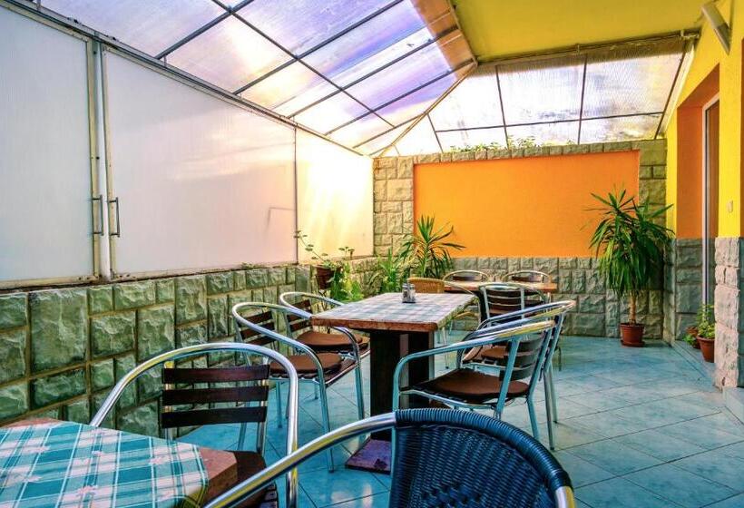 ペンション Penzión Quatro Ii 250m Od Kúpaliska