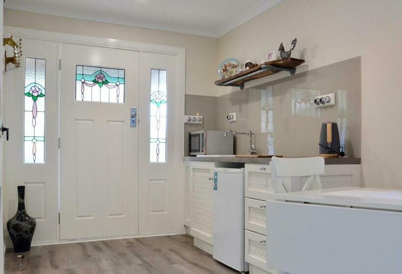 פנסיון The Stables