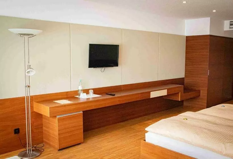 Hotelli Gästehaus An Der Oase