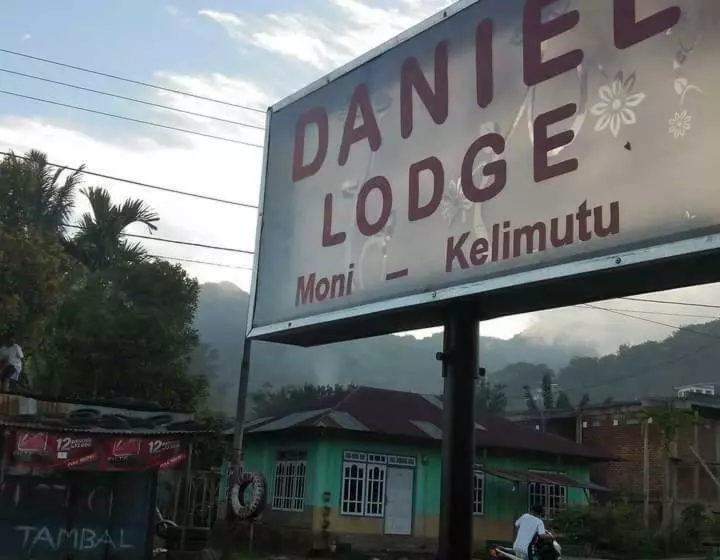 پانسیون Daniel Lodge Tour & Travel