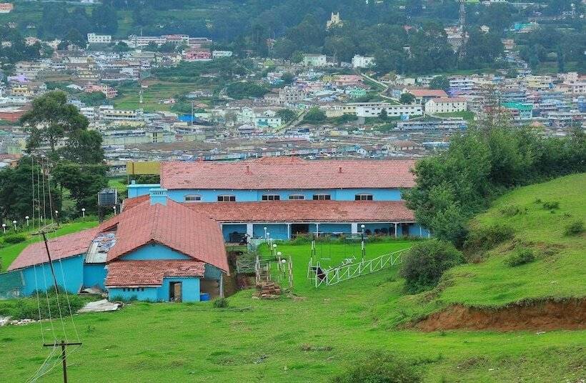 בית מלון כפרי Cliff Club Resort