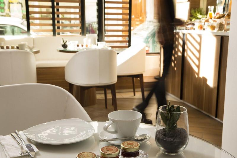 هتل Eiffel Turenne