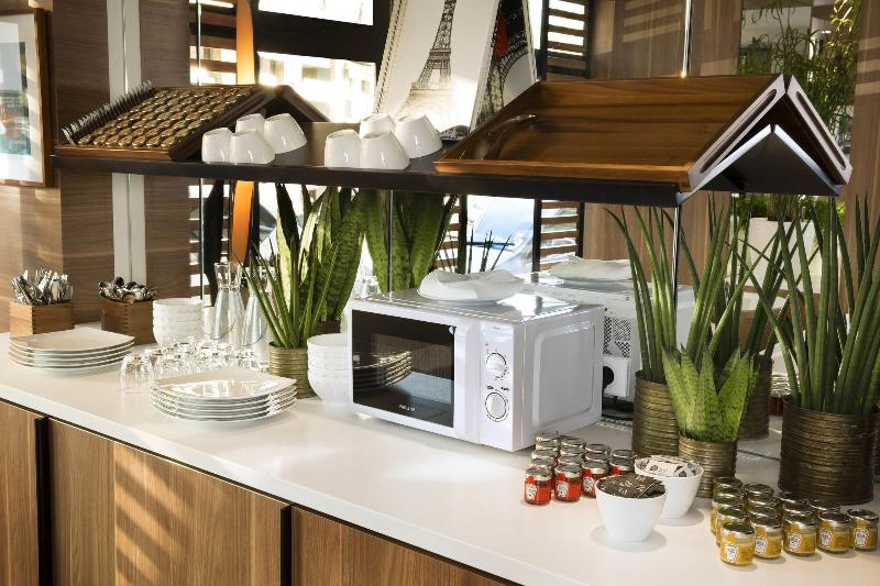 هتل Eiffel Turenne