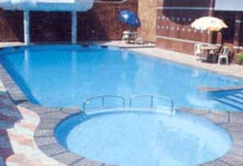 בית מלון כפרי Femina