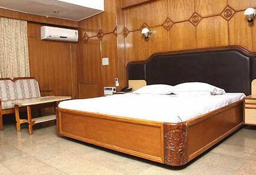 בית מלון כפרי Femina