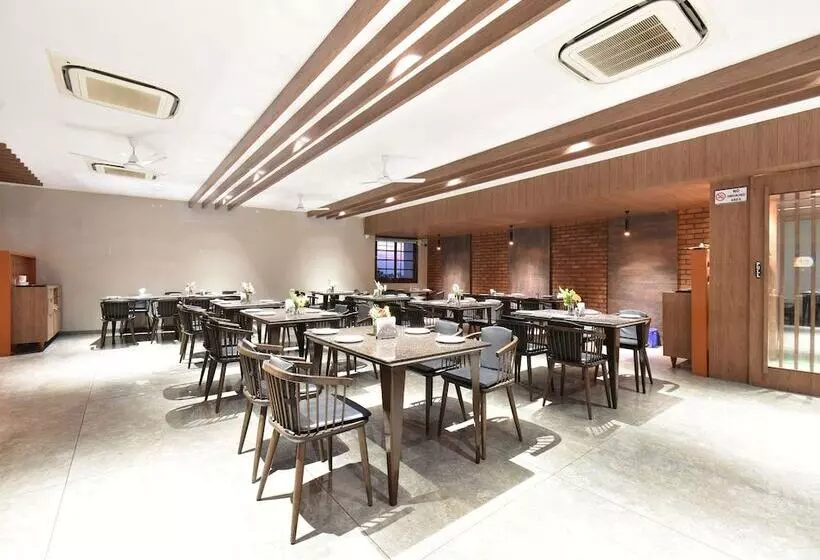 ホテル Kohinoor Plaza