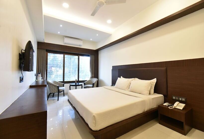 Отель Kohinoor Plaza