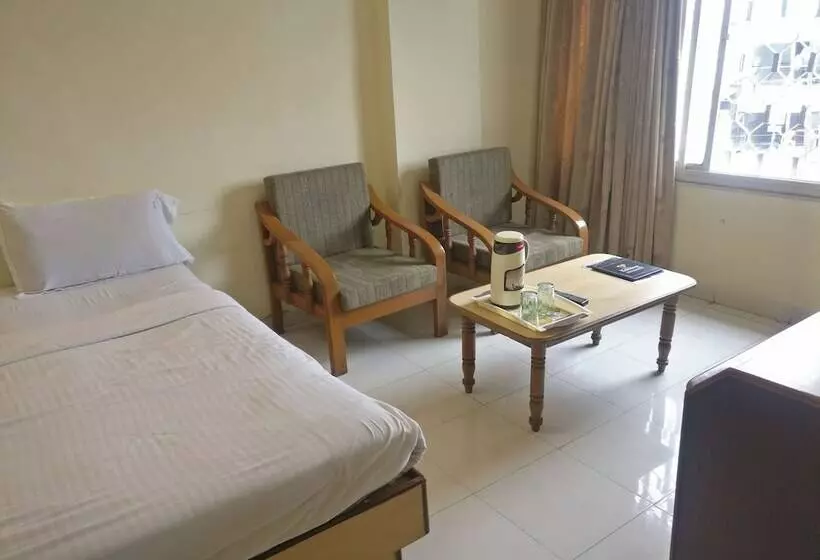 ホテル Kohinoor Plaza