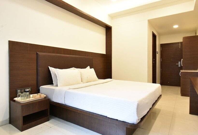 Отель Kohinoor Plaza