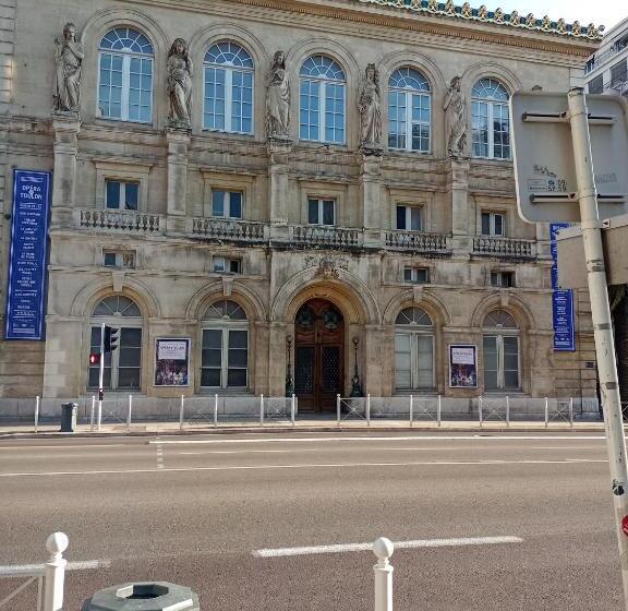 هتل Little Palace