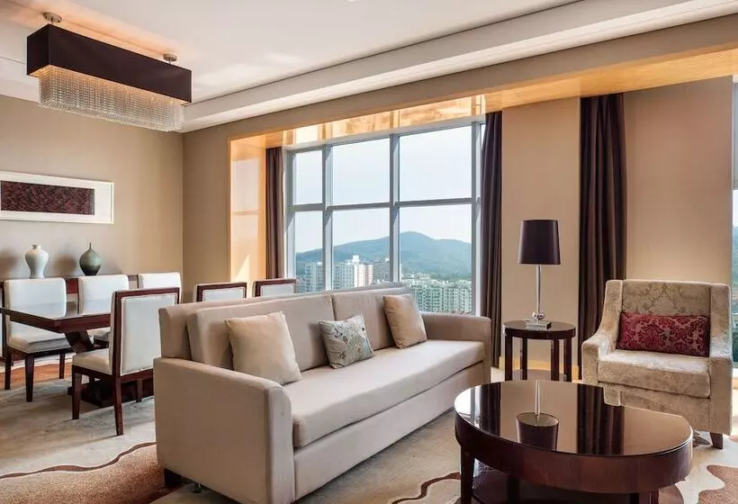 Отель Sheraton Zhenjiang