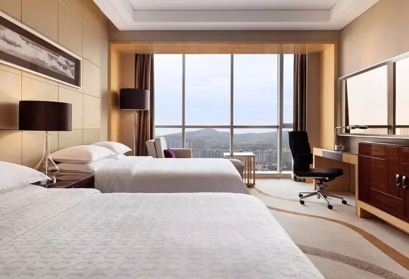 Отель Sheraton Zhenjiang