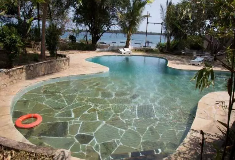 هتل Shimoni Reef Lodge