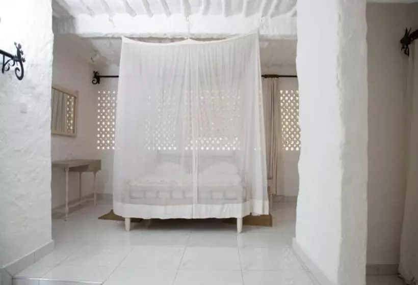 هتل Shimoni Reef Lodge