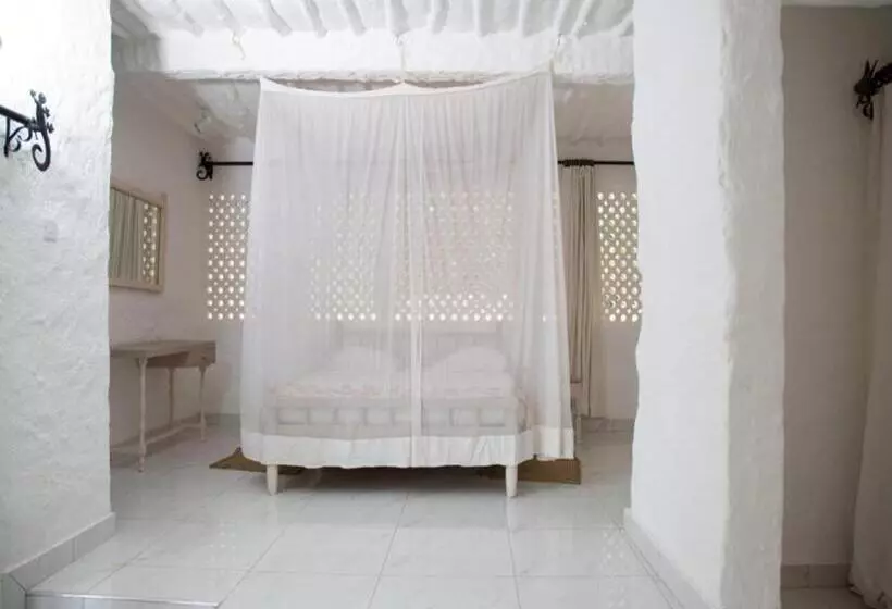 هتل Shimoni Reef Lodge