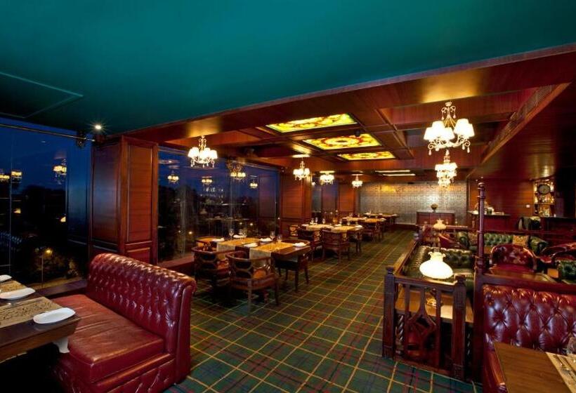 Отель The Altius A Boutiqe