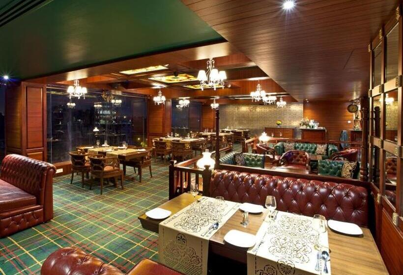 Отель The Altius A Boutiqe