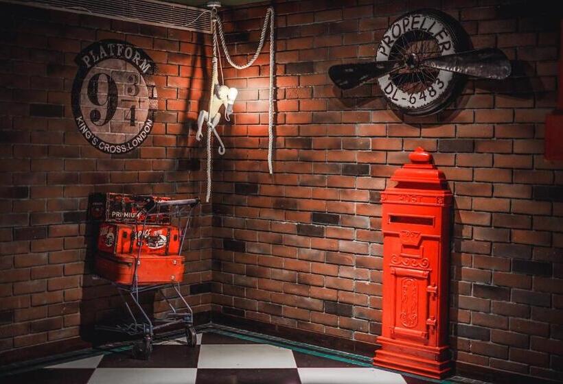 Отель The Altius A Boutiqe