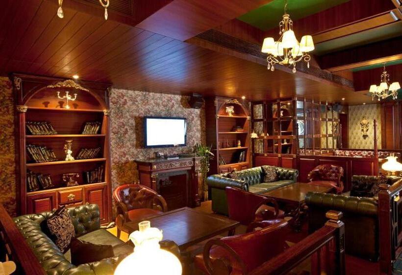 Отель The Altius A Boutiqe