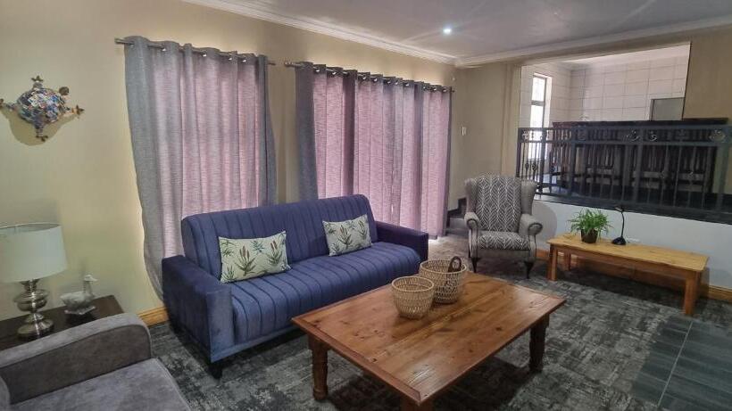 The Highlander Hotel Dullstroom