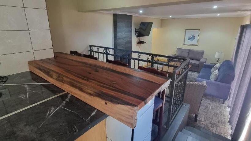 The Highlander Hotel Dullstroom