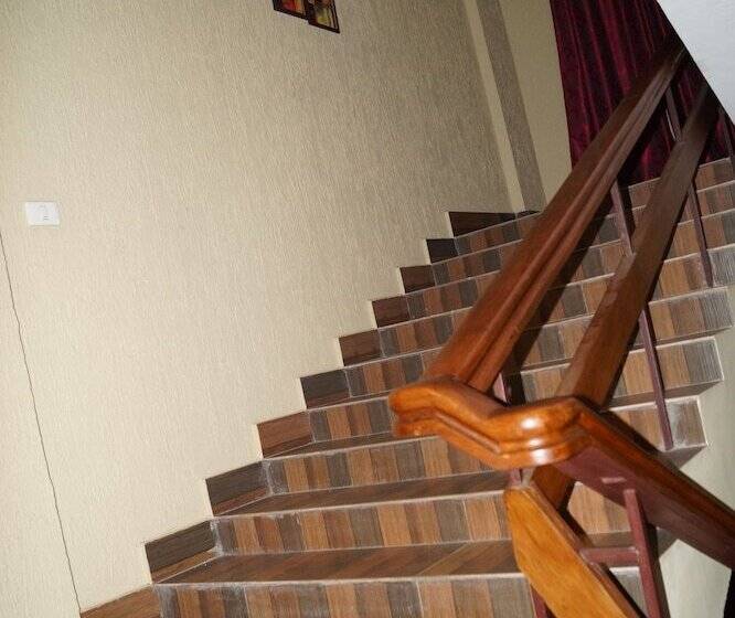 Hotel Vinayaga Inn By Poppys Ooty