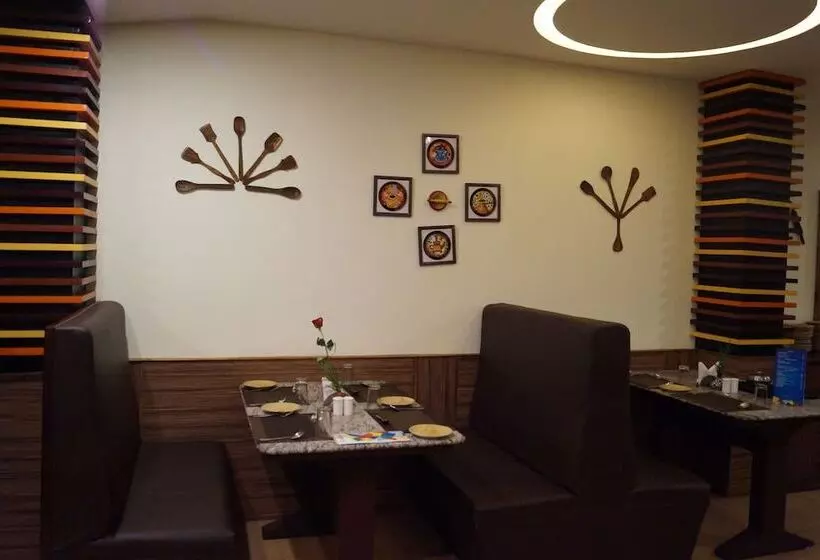 Отель Vinayaga Inn By Poppys Ooty