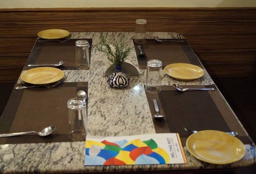 Hotel Vinayaga Inn By Poppys Ooty