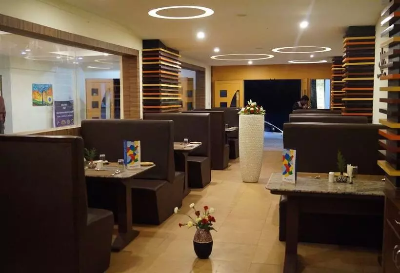 Отель Vinayaga Inn By Poppys Ooty