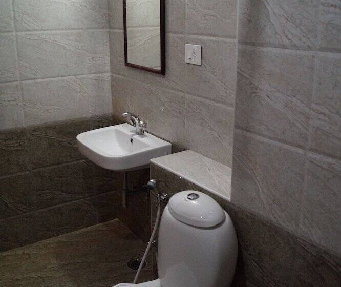 Hotel Vinayaga Inn By Poppys Ooty