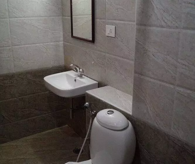 Отель Vinayaga Inn By Poppys Ooty