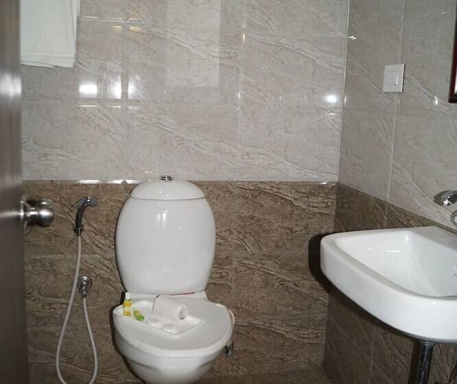 Hotel Vinayaga Inn By Poppys Ooty