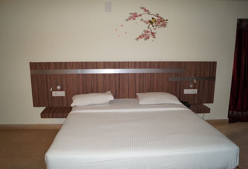 Hotel Vinayaga Inn By Poppys Ooty