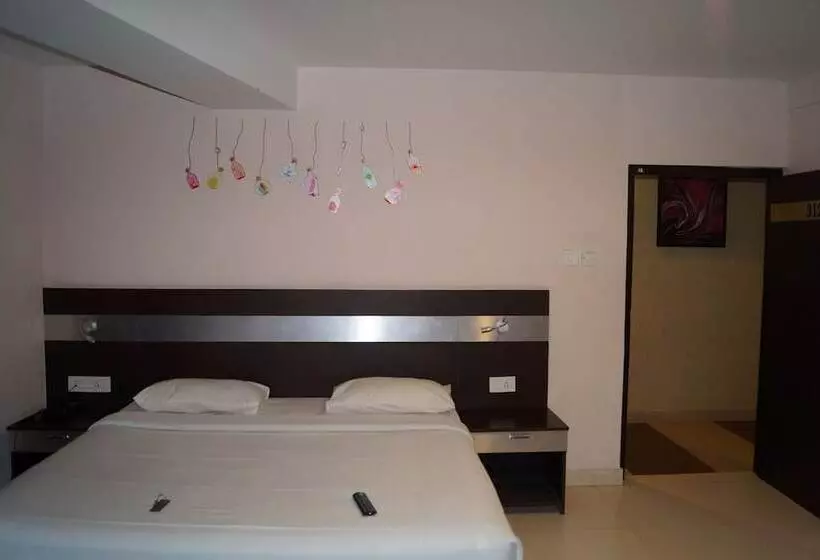 Отель Vinayaga Inn By Poppys Ooty