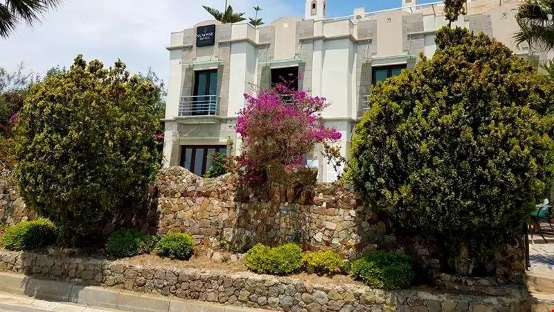 Отель Maira Beach  Bodrum