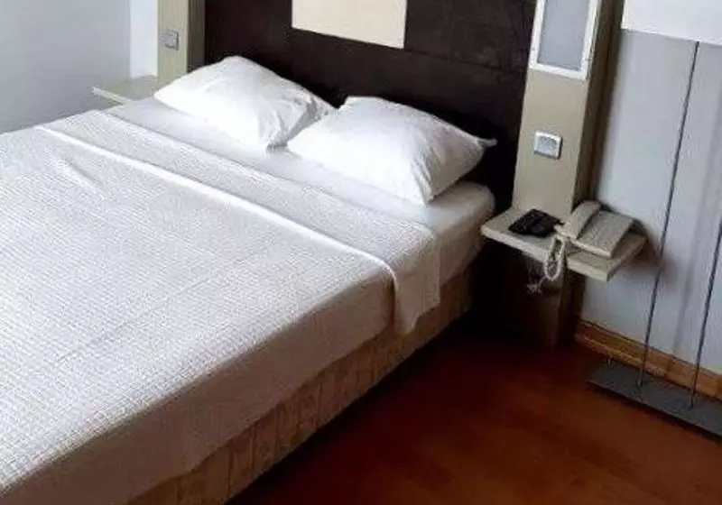 Отель Maira Beach  Bodrum