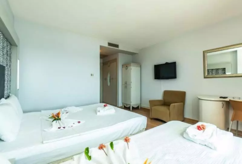 Отель Maira Beach  Bodrum