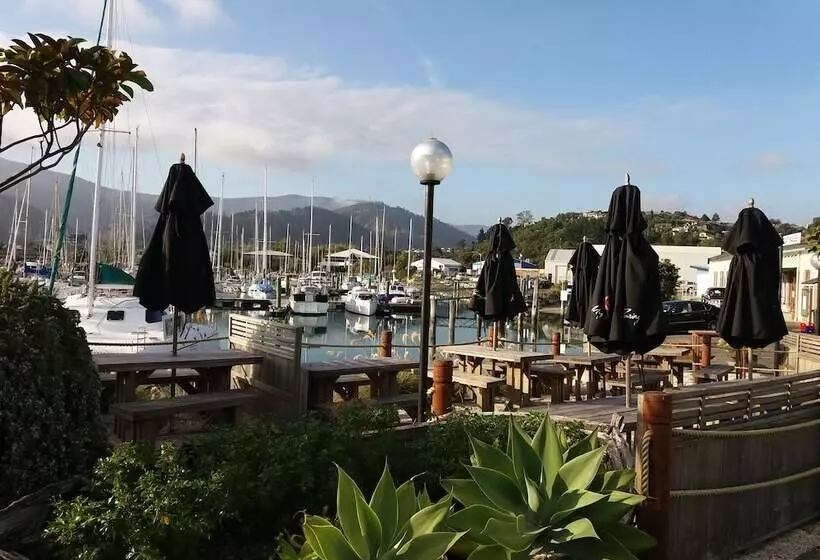 Motel Harbourside Lodge