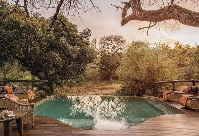 Tuningi Safari Lodge