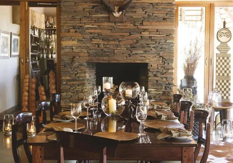 Tuningi Safari Lodge