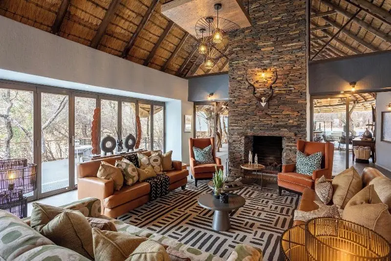 Tuningi Safari Lodge