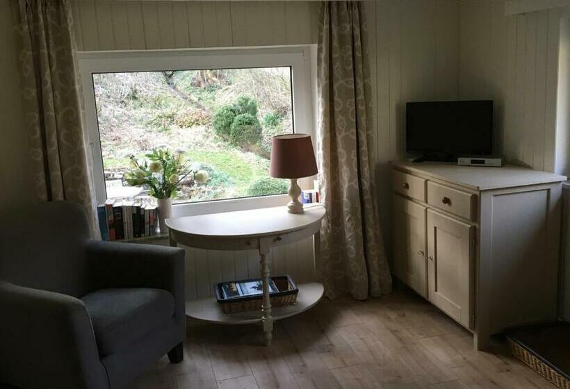 Höllenmühle Bed & Breakfast At The Mill Pond