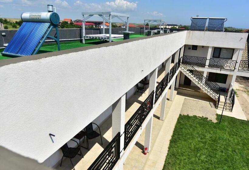 پانسیون Casa Ryn