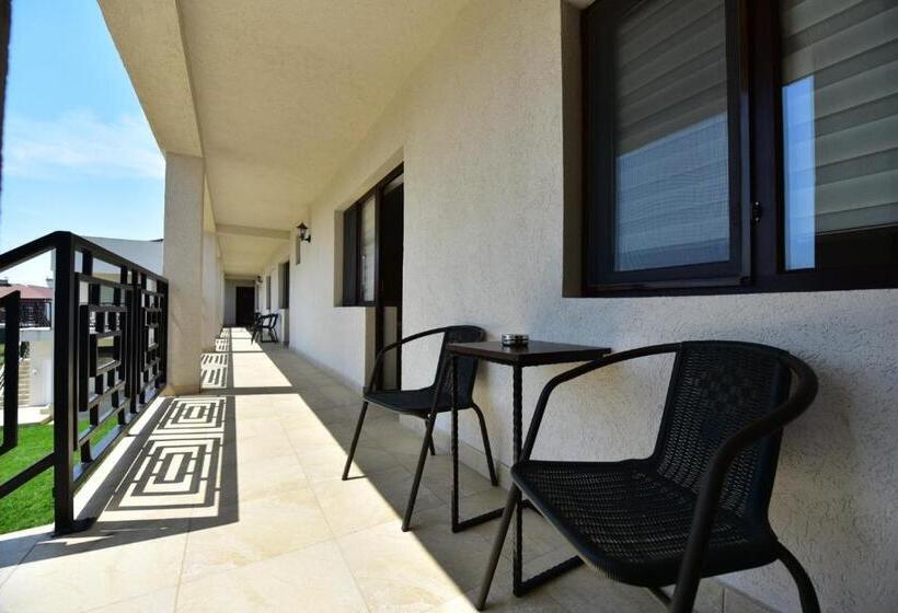 پانسیون Casa Ryn