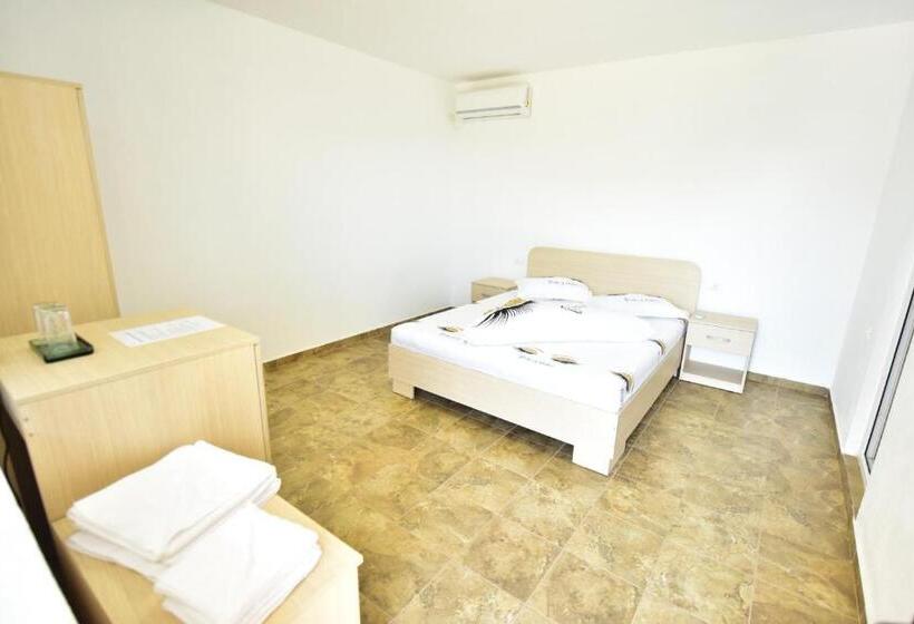 پانسیون Casa Ryn