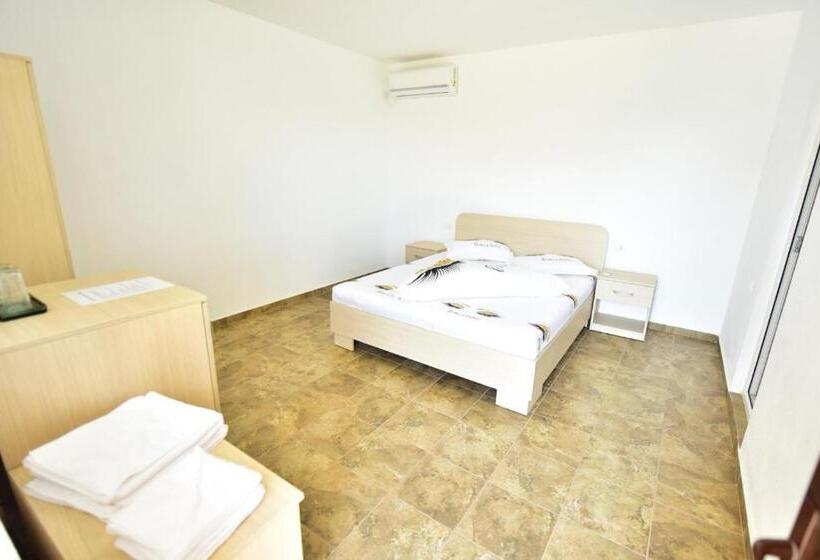 پانسیون Casa Ryn