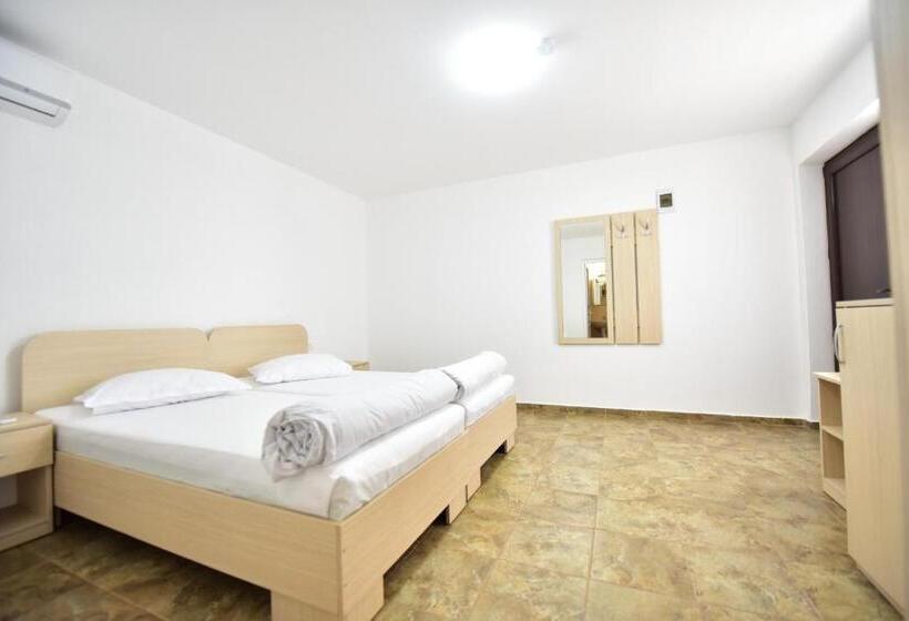 پانسیون Casa Ryn