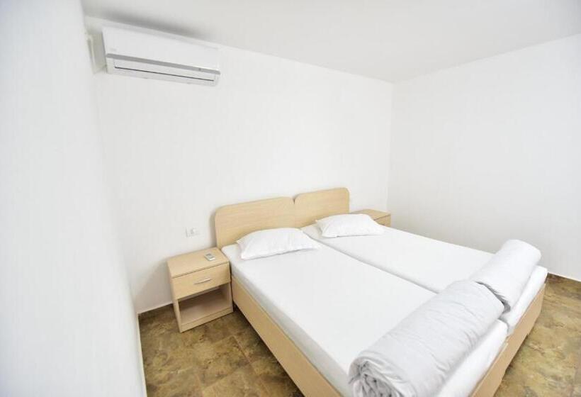 پانسیون Casa Ryn