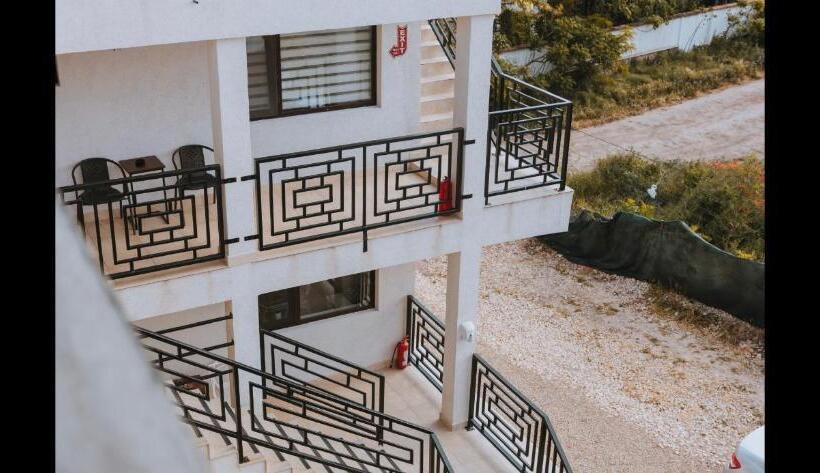 پانسیون Casa Ryn